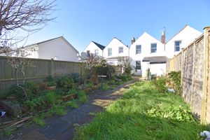 ** UNDER OFFER WITH MAWSON COLLINS ** 2 Lowlands Cottages, Lowlands Road